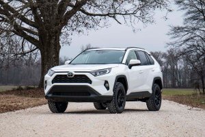 Toyota RAV4 Suspension Lift Kit - Rough Country - 2.5 Inch - '19-'23